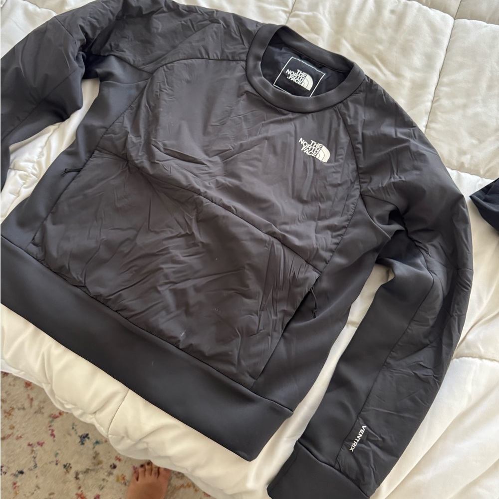 The North Face Women’s Charcoal Ventrix Crewneck
